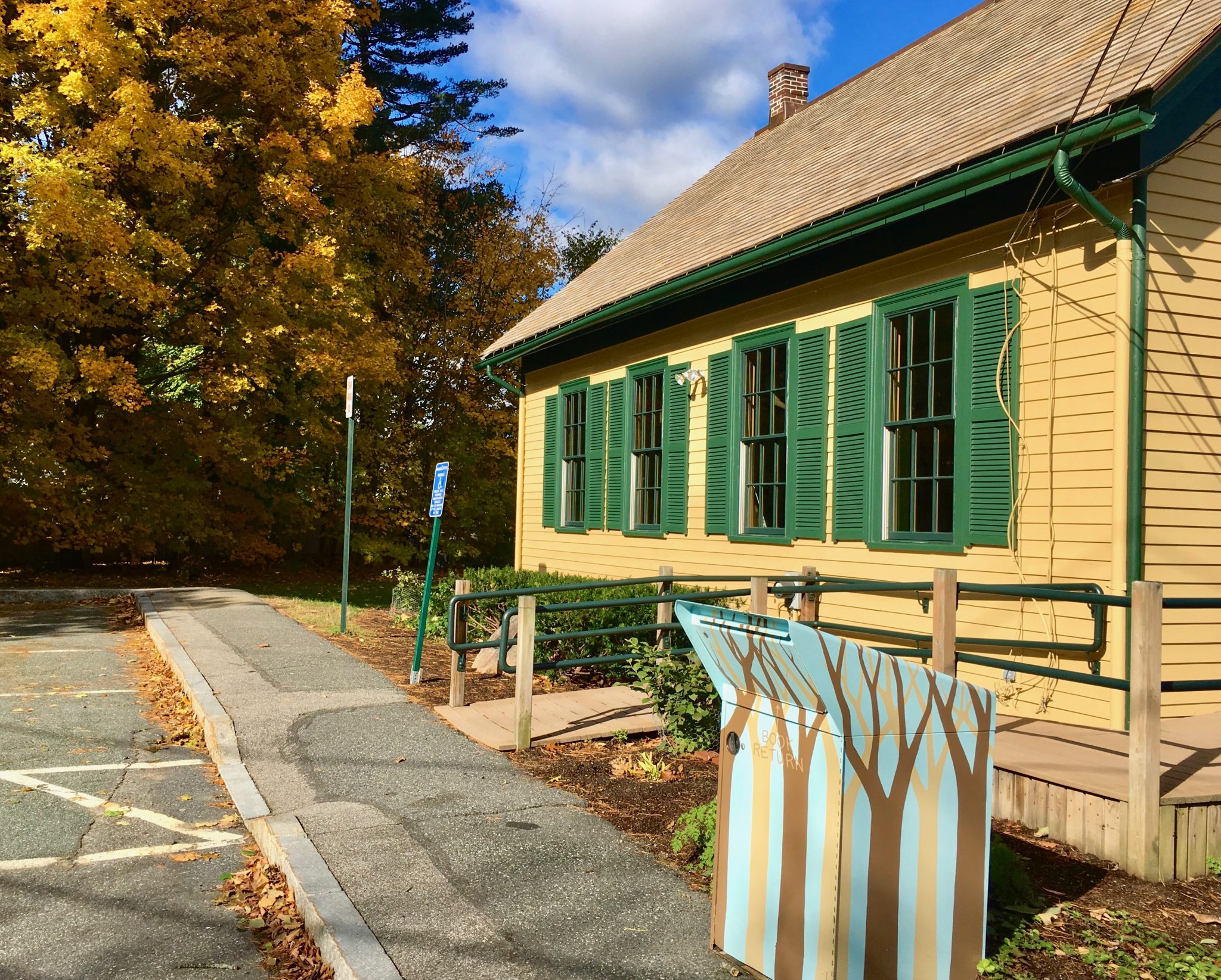 Wellesley Fells Library