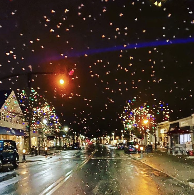 wellesley square lit up