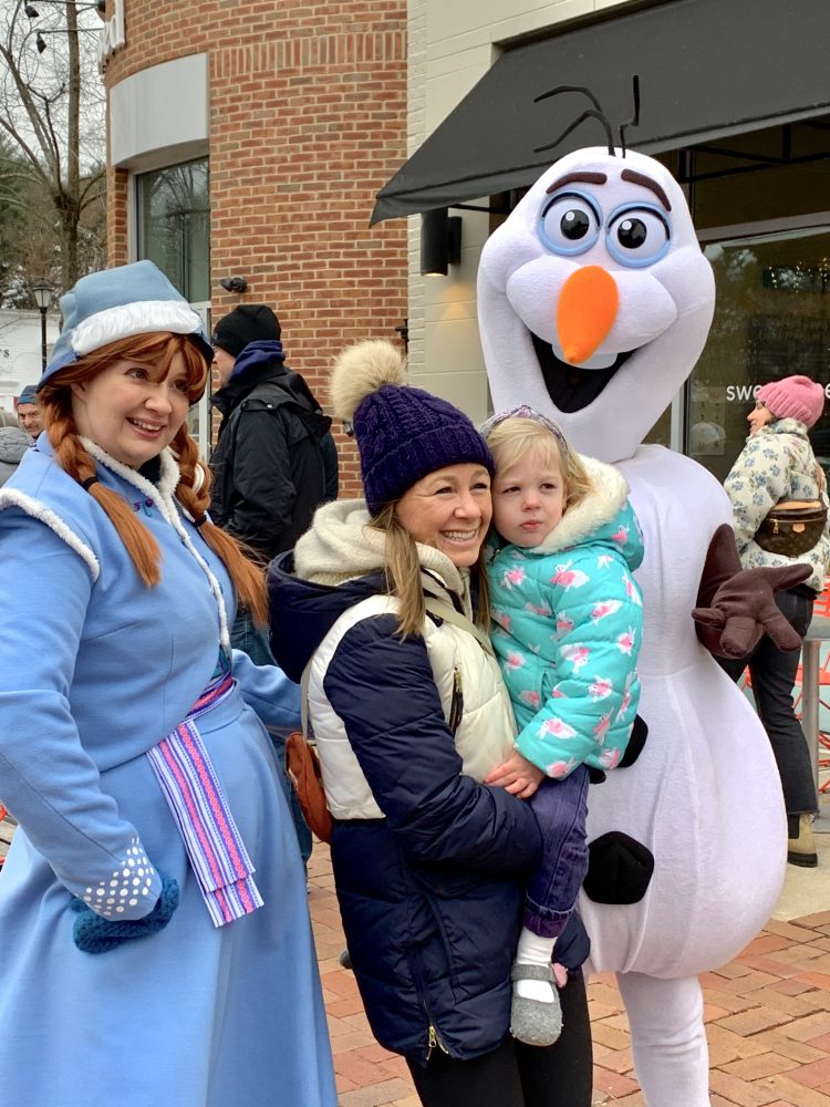 Linden Square Holiday Stroll